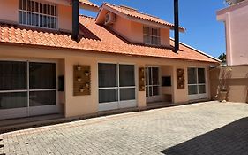 Modernos chalés a 90 metros da praia